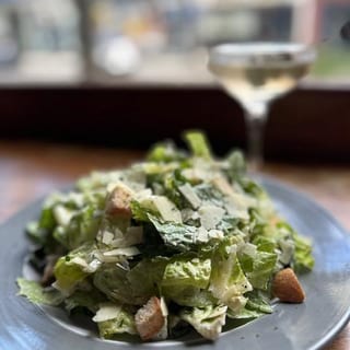 CLASSIC CAESAR SALAD